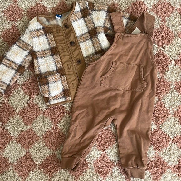 BABY GIRL NEUTRAL BUNDLE - Picture 3 of 5